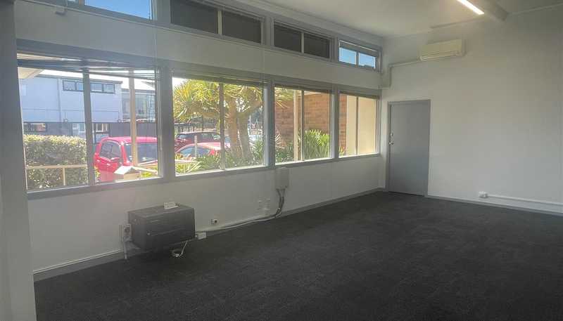  37 Taharoto Road, Takapuna