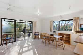 2D Feary Crescent, TAKAKA