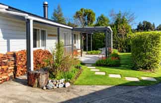 24 Pauareka Road, Haast