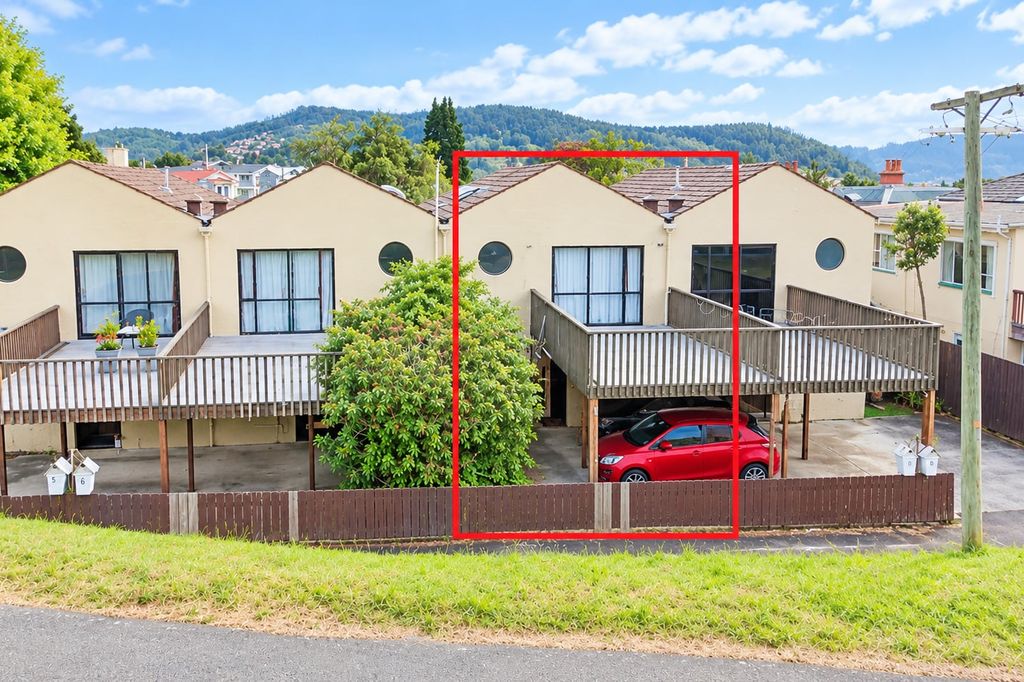 Convenient Living Close to Town - Corrie Street 1