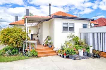209 Fenton Street, Thames