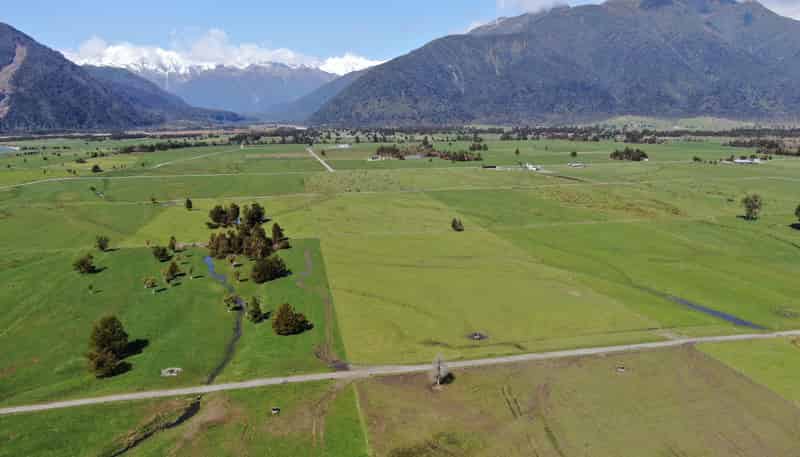 117 Burrough Road, Whataroa