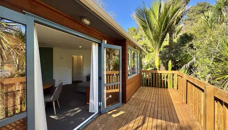 7a Landing Road, Titirangi