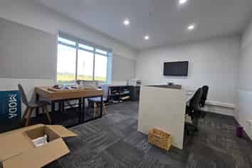 Prime High-Stud Commercial Space
