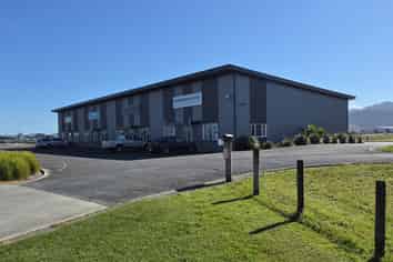 Prime High-Stud Commercial Space