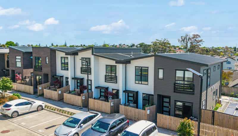 78 Rauemi Way, Te Atatu South