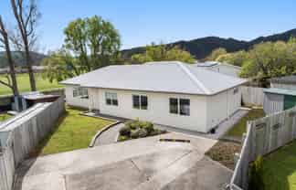 61A Shearer Crescent, Naenae