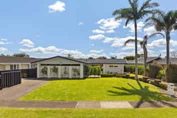13 Barnhill Crescent, Pahurehure