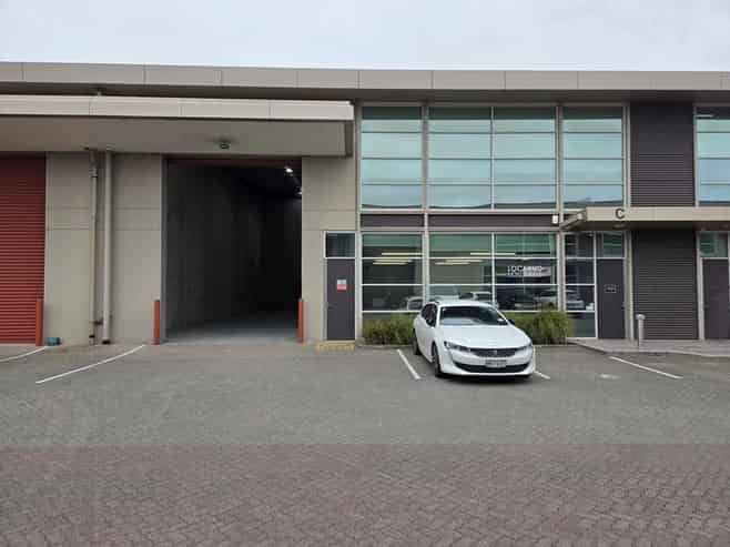 CBRE | Immaculate 470sqm Penrose Unit