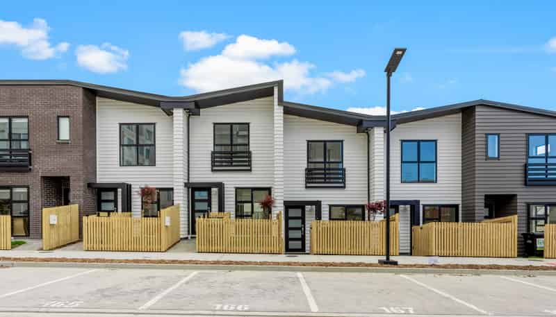 76 Rauemi Way, Te Atatu South