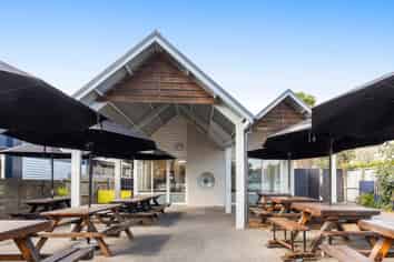 Hospitality Premises in Prime Waterfront Location