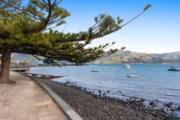 Hospitality Premises in Prime Waterfront Location