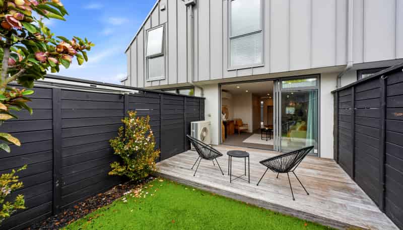 33A Oxley Avenue, Saint Albans