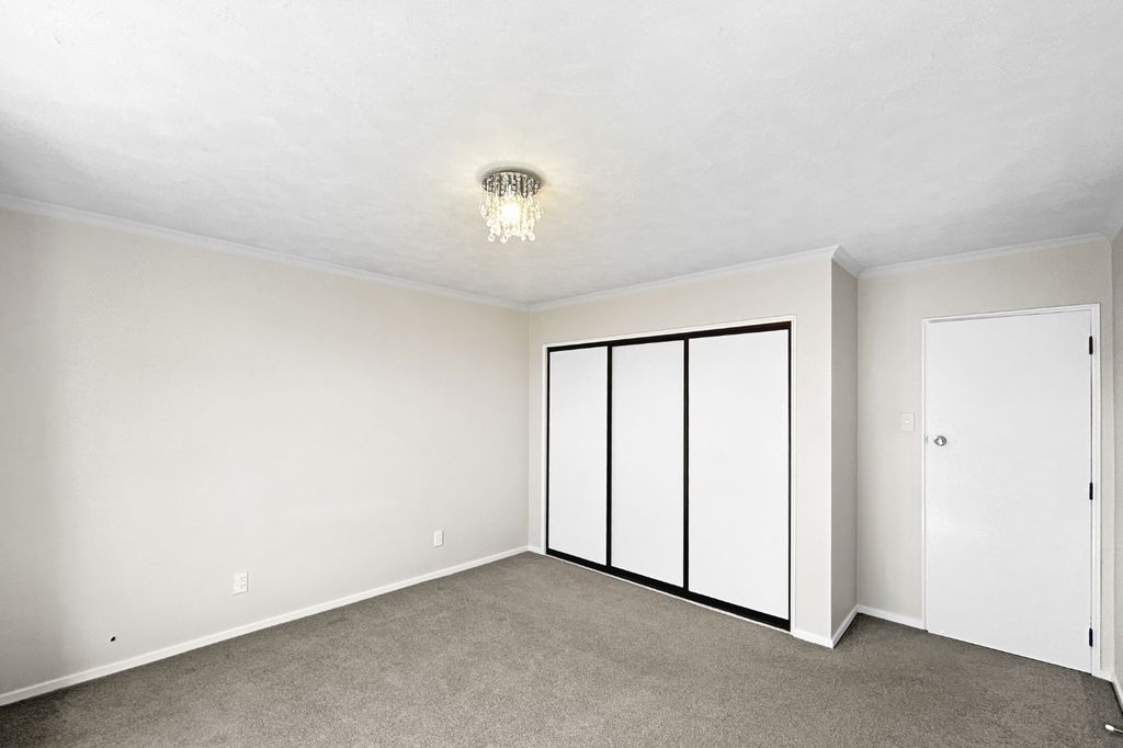 WINTON - 2 BEDROOMS 5