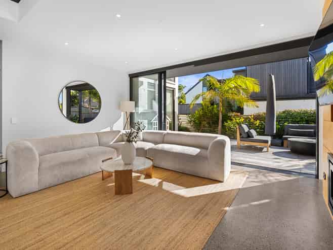 1B Northumberland Avenue, Hauraki