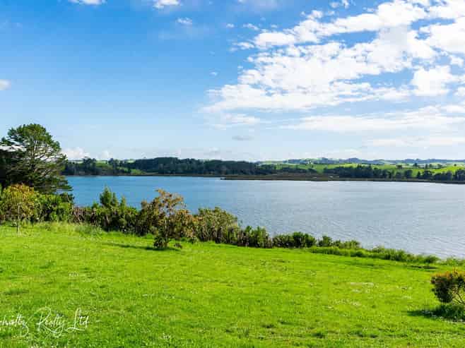 17 Kotare Crescent, Pahi