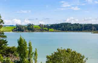 17 Kotare Crescent, Pahi