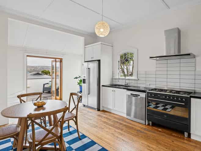 155 Victoria Road, Saint Clair