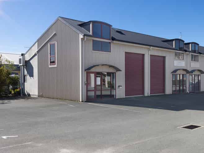 Workshop Below. Living Above. For Lease.
