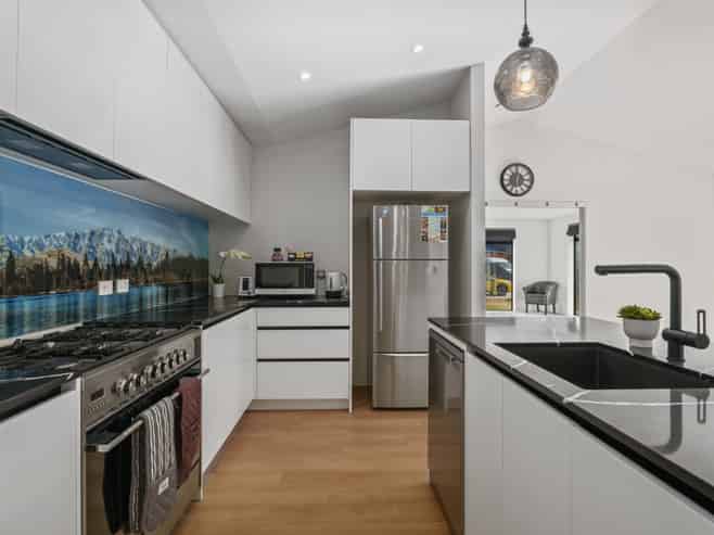 12 Hicks Road, Lower Shotover