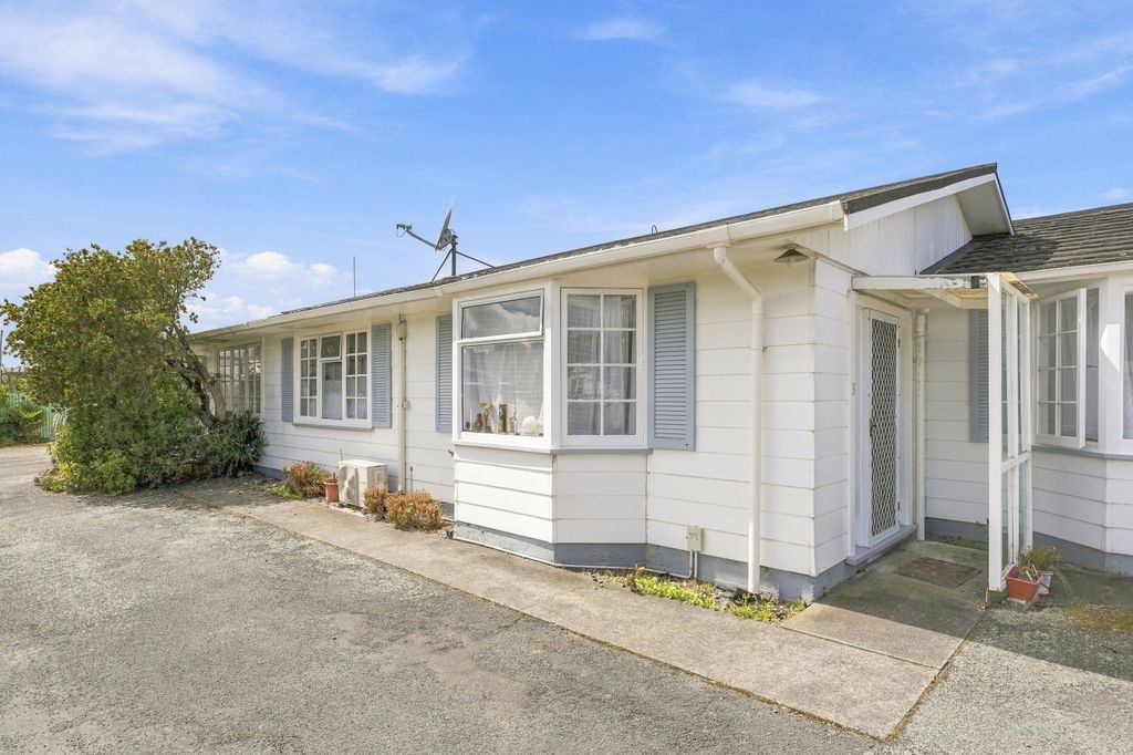 Smart Investment, Easy Living 1
