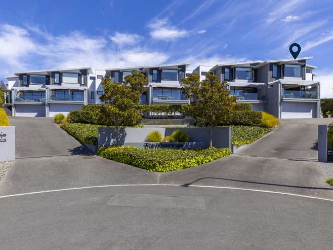 1/5 The Moorings, Two Mile Bay
