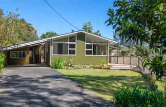 27 St James Avenue, Helensville