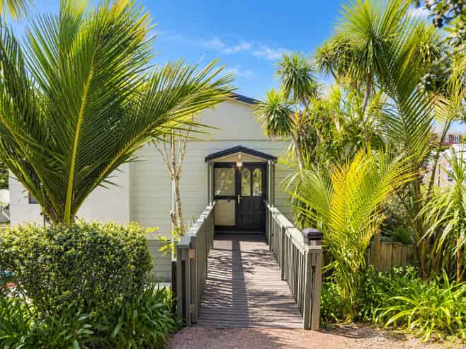 60 Vale Road, St Heliers