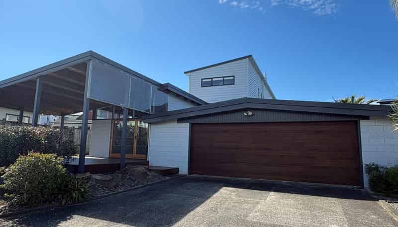 16 Sorrel Crescent, Bucklands Beach
