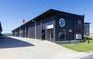 Industrial unit with office in Tauriko