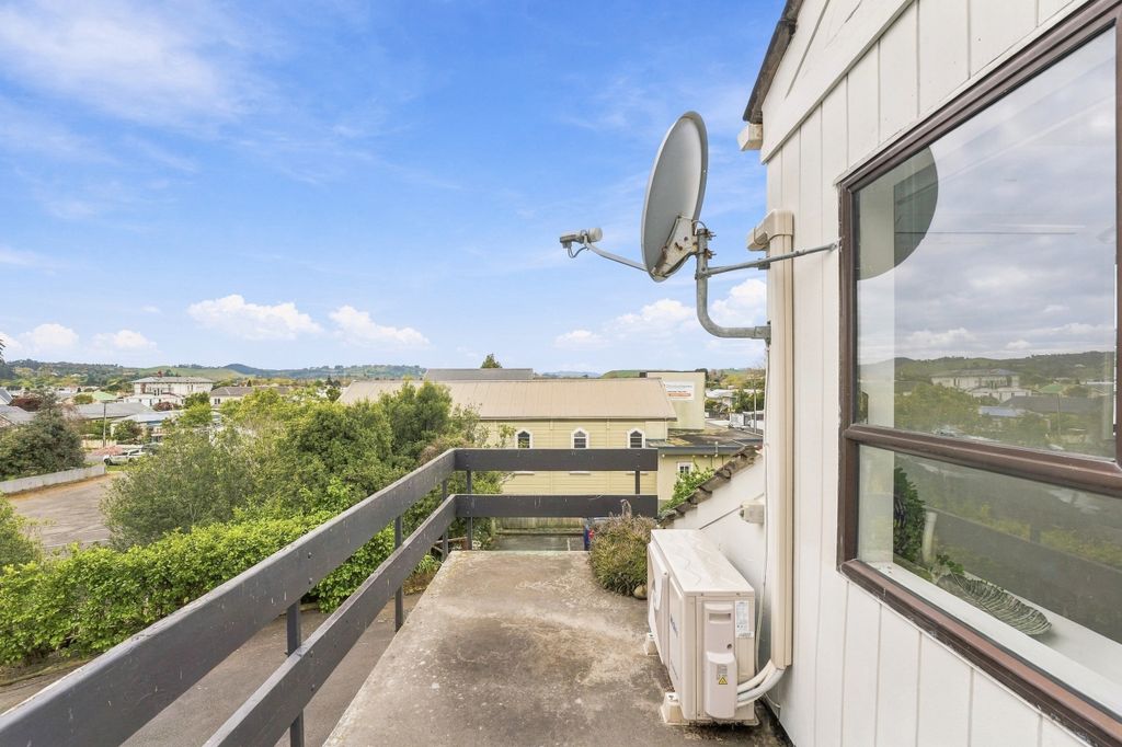 Elevated Living, Right on the City's Doorstep 5