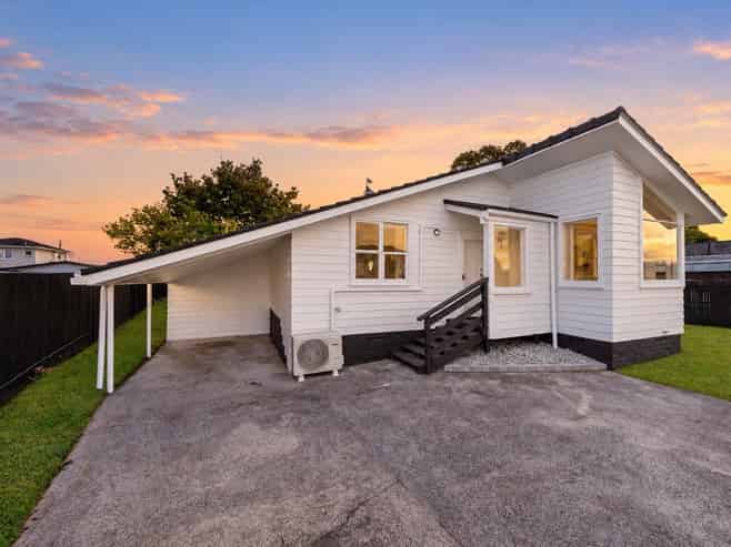 27 Royal Arch Place, Papakura