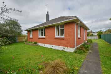 248 High Street North , Carterton