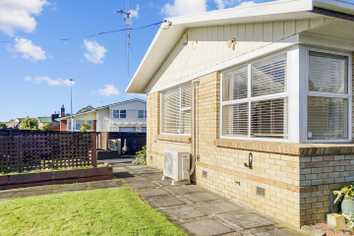 10 Garden Heights Avenue, Glenview