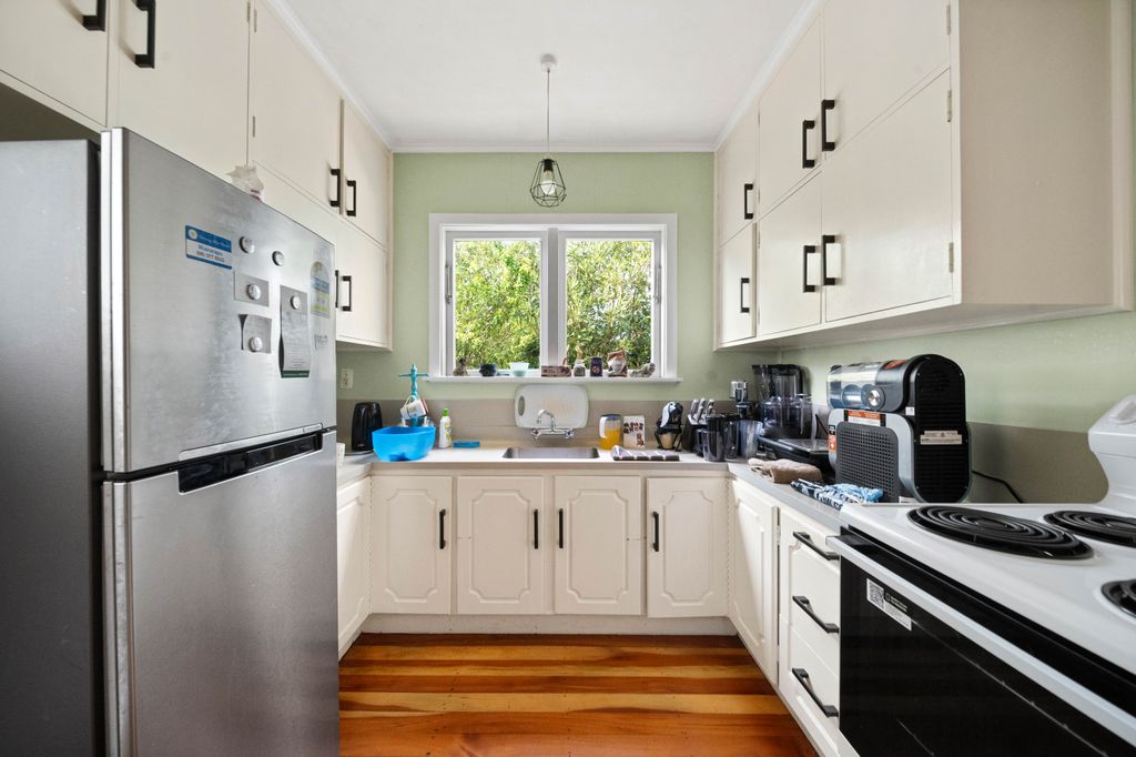 Easy Living, Convenient Location 4