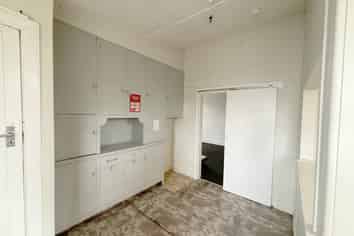 2/102 Barbour Street, Waltham