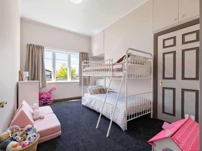 32 Port Street West, FEILDING