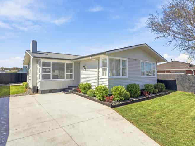66 Devon Road, Springvale
