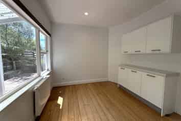 32 Locking Street, Nelson South