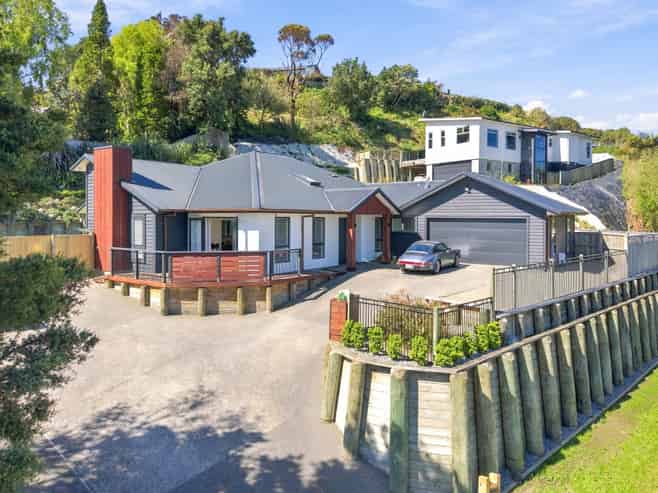 14a Montgomery Road, Otamatea