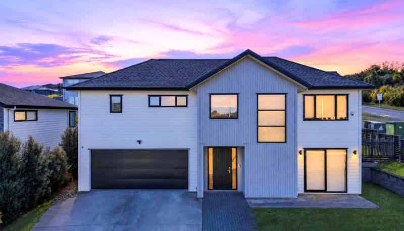 2 Celestial Crescent, Orewa