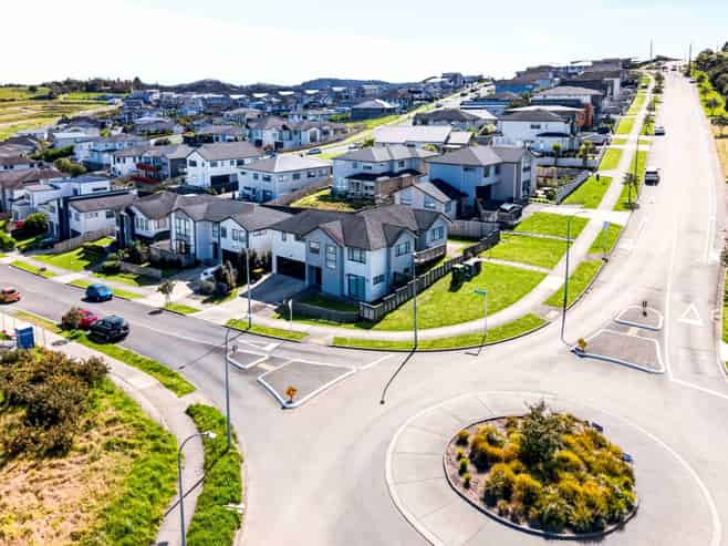 2 Celestial Crescent, Orewa