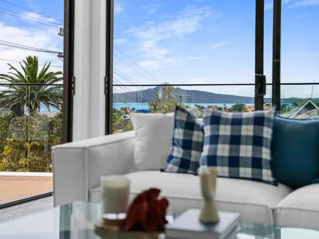 64 Codrington Crescent, Mission Bay