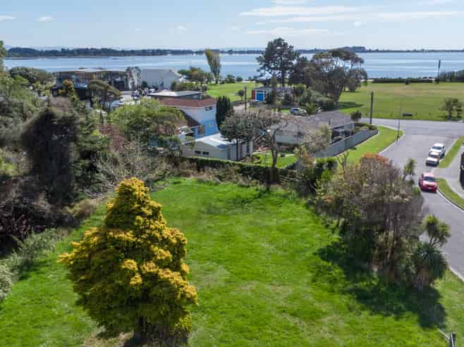 8 Aratoro Place, Mount Pleasant
