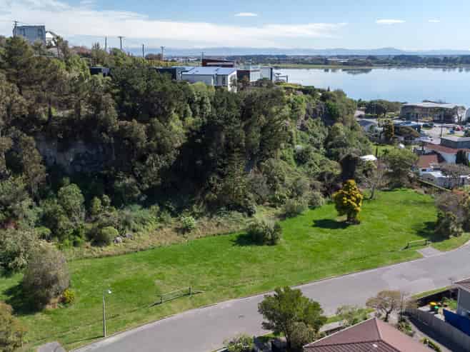 10 Aratoro Place, Mount Pleasant