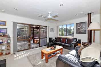 11 Panzic Place, Glen Eden