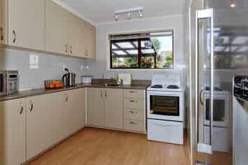 11 Panzic Place, Glen Eden