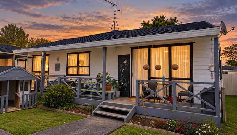  2/39 Station Road, Takanini