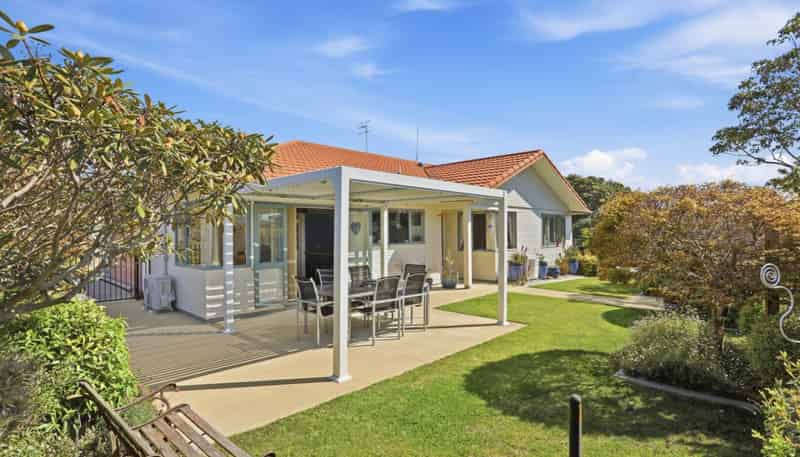 10 Meadowviews Drive, Welcome Bay