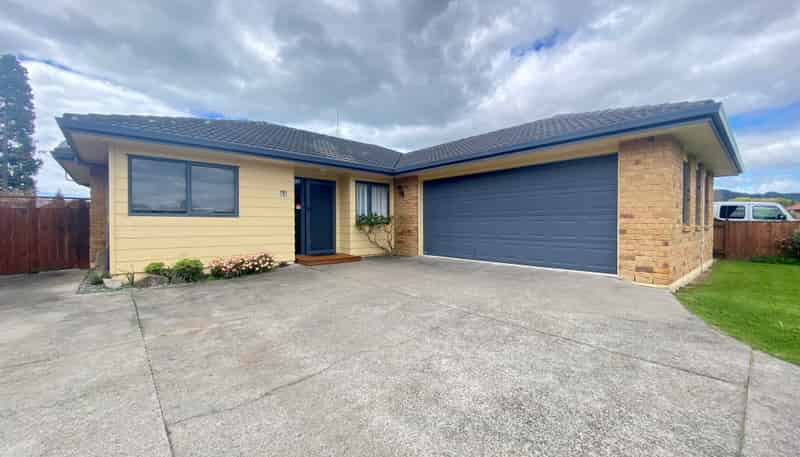 35 Edgewater Grove, Whakatane